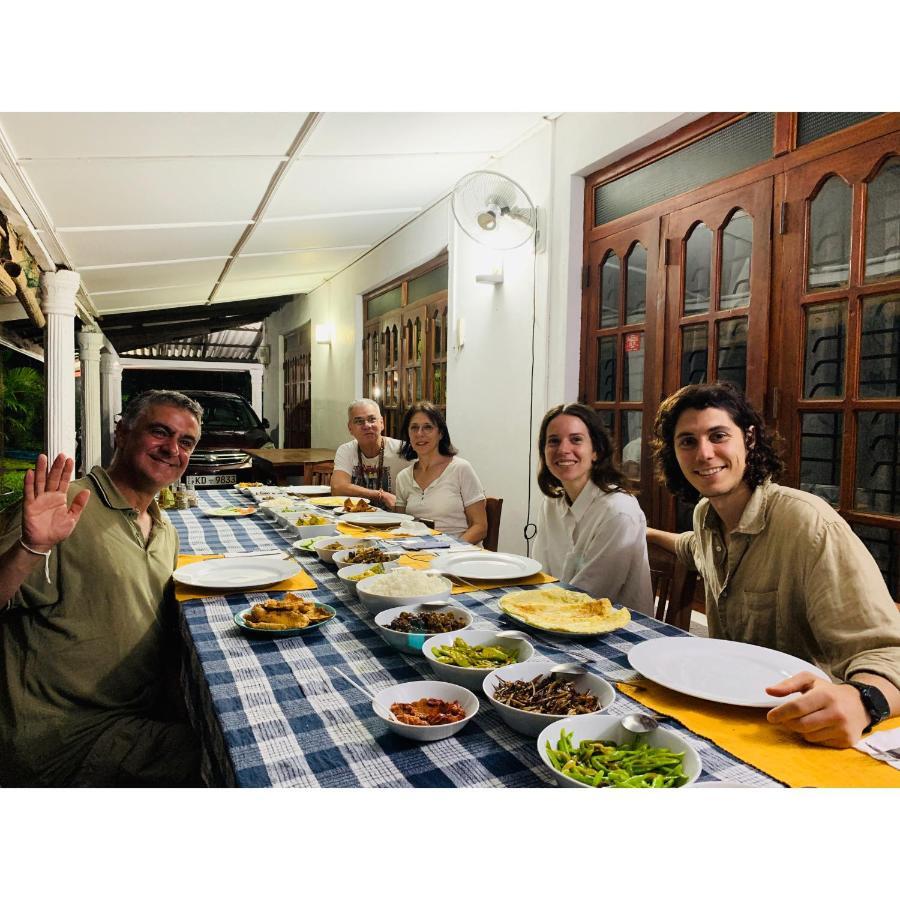 Lal Home Stay Σιγκιρίγια Εξωτερικό φωτογραφία