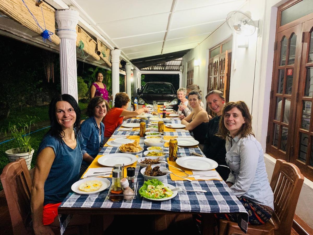 Lal Home Stay Σιγκιρίγια Εξωτερικό φωτογραφία