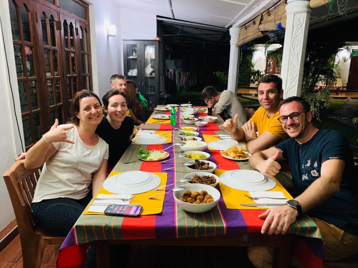 Lal Home Stay Σιγκιρίγια Εξωτερικό φωτογραφία